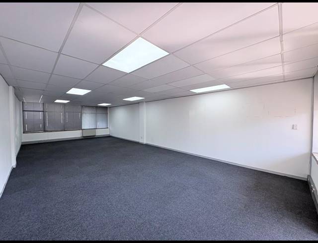 70M² OFFICE TO LET IN VORNA VALLEY